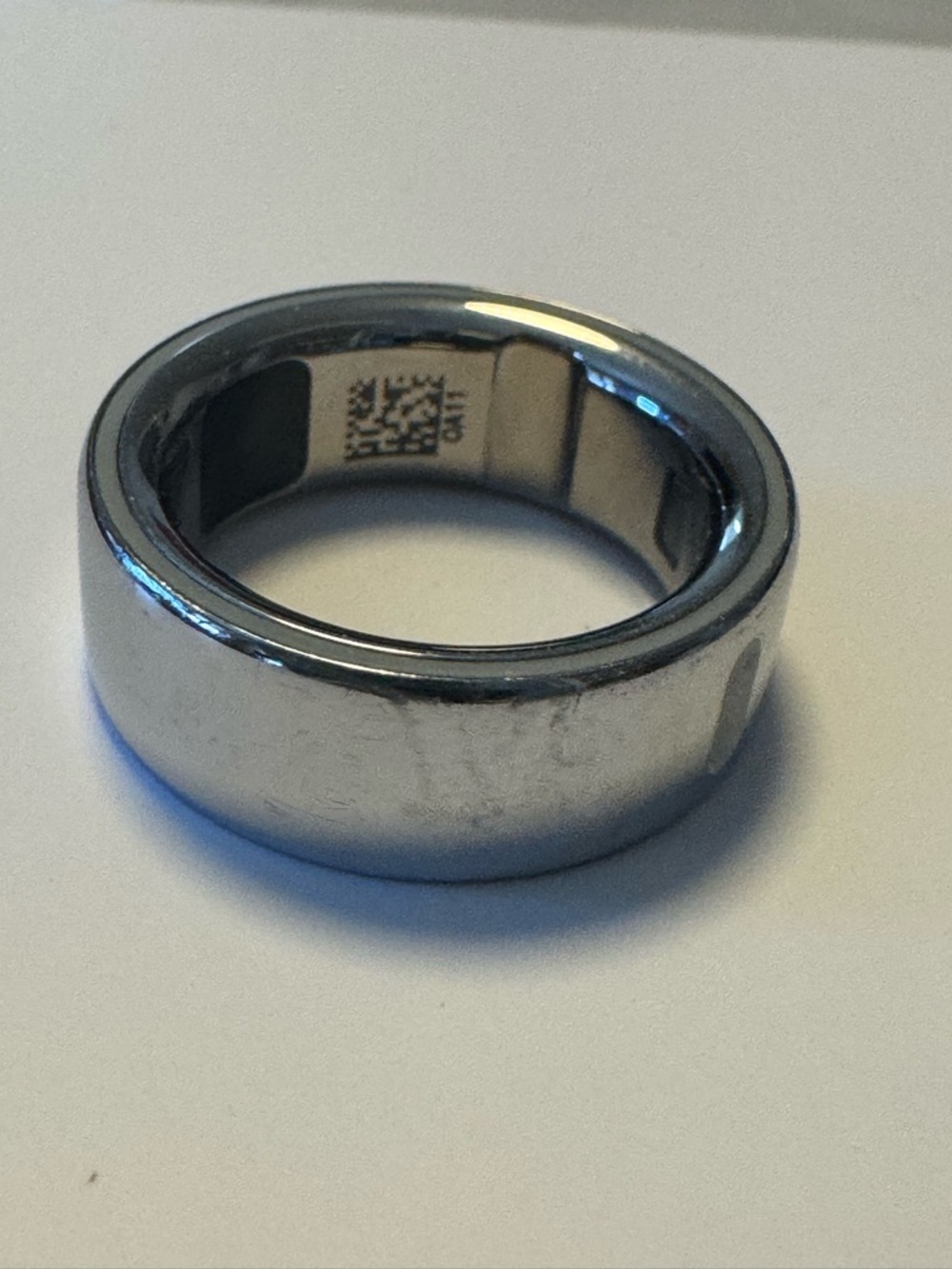Oura Ring Gen 4 Smart Ring - Silver Finish - Picture 5 of 6